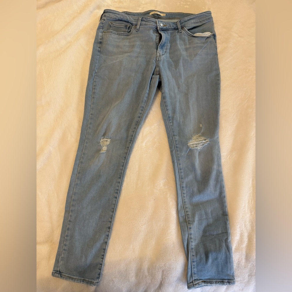 Levi’s Women's Distressed Blue 711 Skinny Jeans